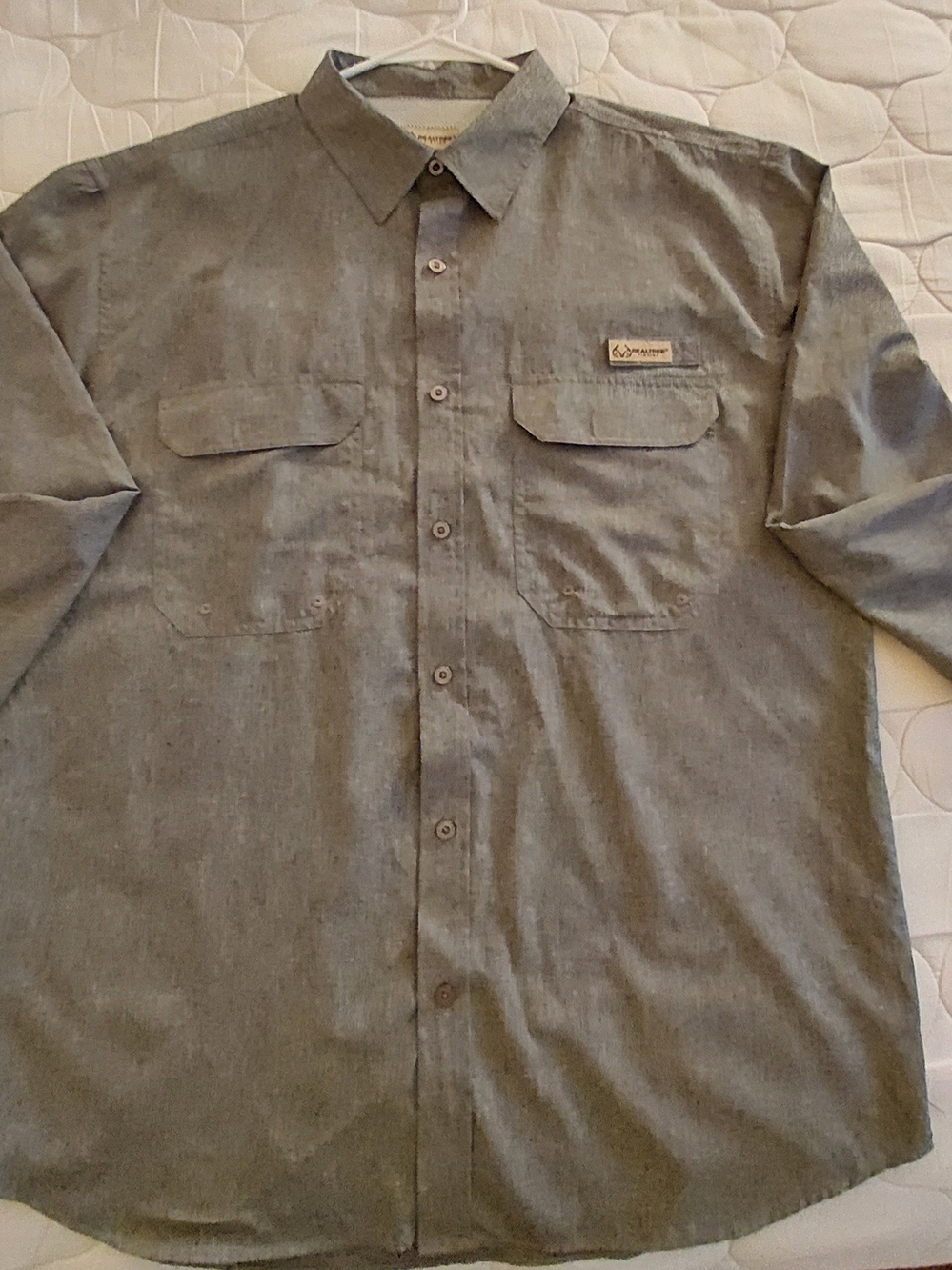 Realtree Men's Brown Fishing Shirt Lightweight Button Down.